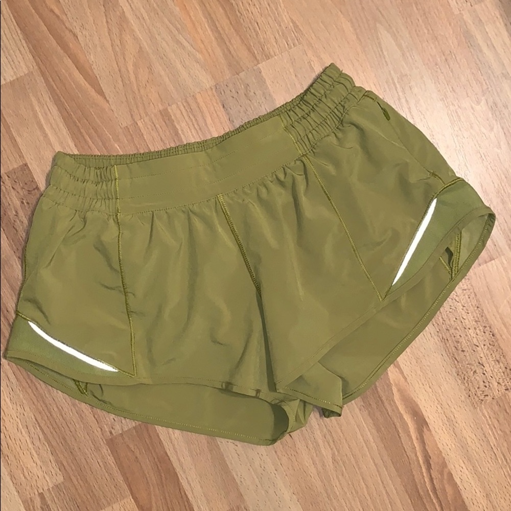 Lululemon Hotty Hot II Short 2.5”
